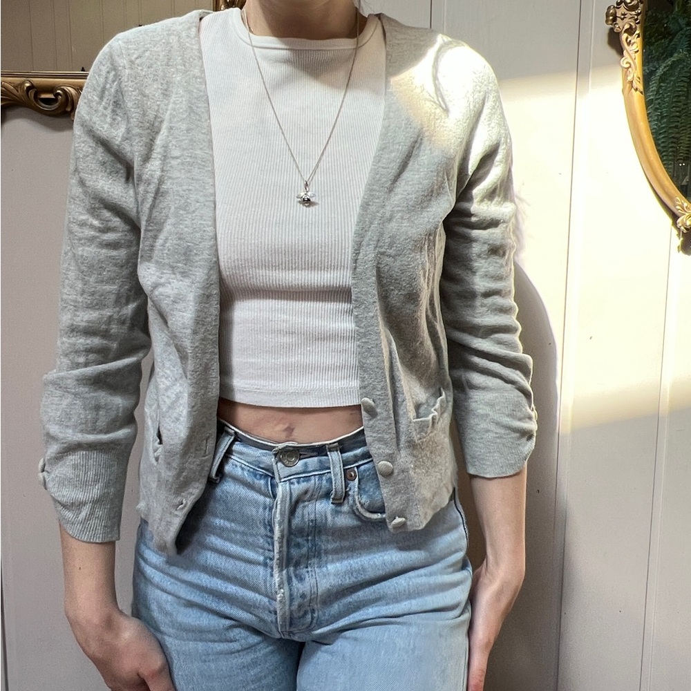 Club Monaco cute grey cardigan medium